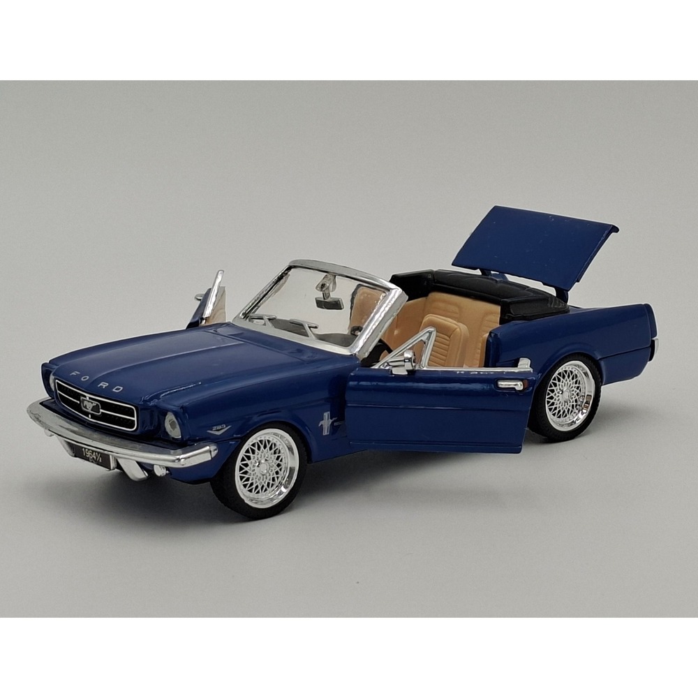 Sunnyside 1964 1/2 Ford Mustang Convertible Blue 1:24 Diecast SS7711